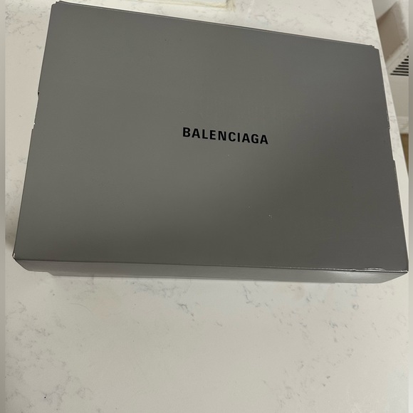 Women’s Balenciaga Track Sneaker in white and pastel mesh and nylon - Picture 4 of 5